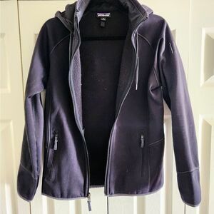 Patagonia Women's Black Hooded Mid-Weight Scuba Fleece Jacket, Size Medium